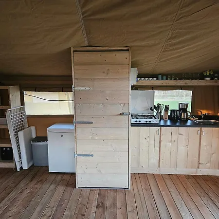 Luxury tent Happyfarm Safaritent Terschuur